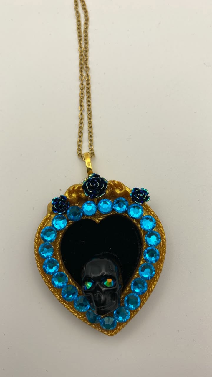 Gothic Glam Heart Necklace.jpg